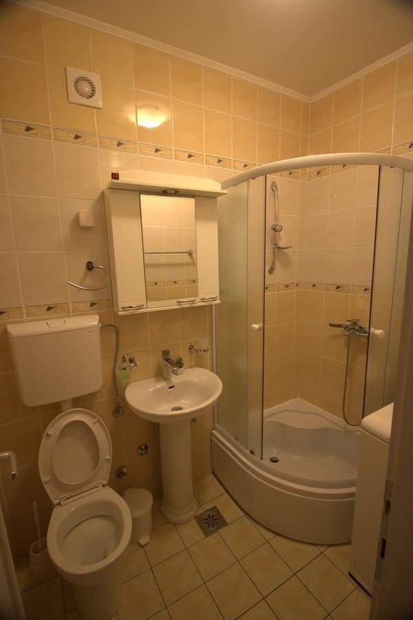 Lanterna Apartments โกตอร์ ภายนอก รูปภาพ